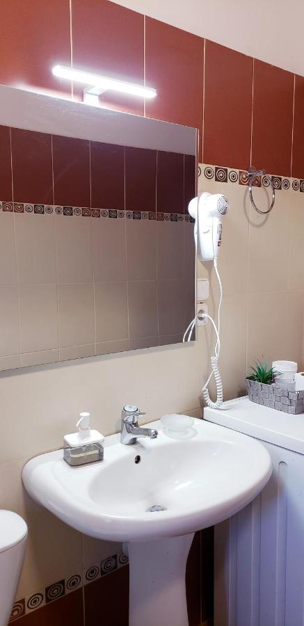 Michalis, 2-Bedroom Apartment In Saranda Eksteriør bilde