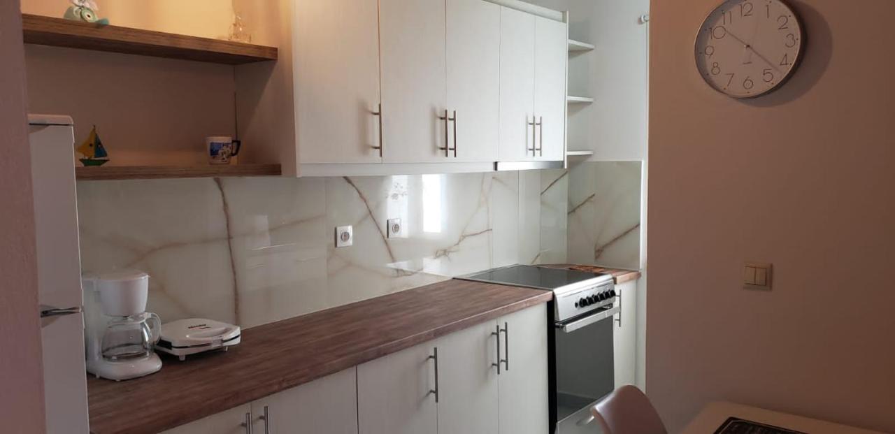 Michalis, 2-Bedroom Apartment In Saranda Eksteriør bilde
